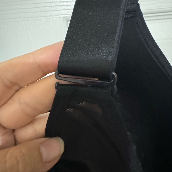 LIVI 50C Black Moisture Wicking High Impact Bra Brand New - Picture 7 of 8